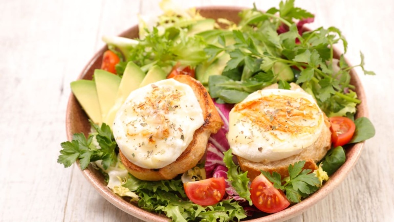 Salade chèvre chaud